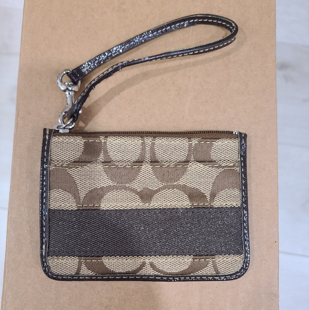 COACH Signature Keychain Pouch Change Purse Wallet Credit Card Wristlet